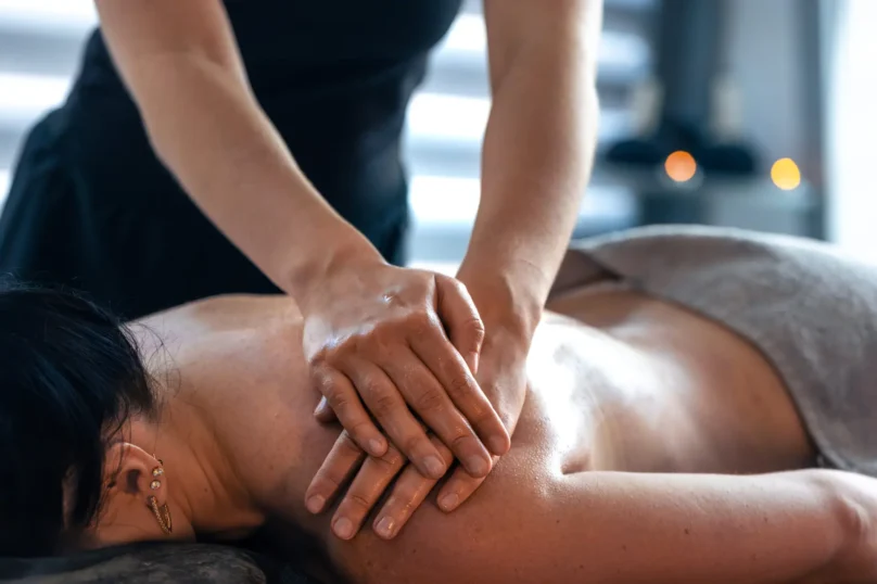 Gentle hands press firmly on the back, creating a soothing moment of balance and relaxation in a modern spa. SSUCv3H4sIAAAAAAAAA41Py46DMAz8F59B4iVev1LtISSGWgVSJc5WK5R/X4dS7XVzmvHEM+MDyMAIQ2OMbpoi78t2zstyFjS1fT6Xc9WZoWqHvoAMjGKEsaybohjquurqvuoKeRlMypOG8QBa1+DZKSa7wyiKw92gOyEaYutIrcJiBp4VB49e1oRp8V5EPfnH73akuRSUcB+mBGL2z9lXBmrBXf8k/5iKrKjOuJtIjxej265sy/dUMcGnI037cnWSU+z2xrvltHsmsNUPMtfy+4w7ydSlLAjP1SqD5pLDtBHzhzr8Jnz9/Y4x/gJ4N6vThAEAAA==