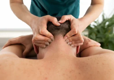 massotherapist-taking-care-patient